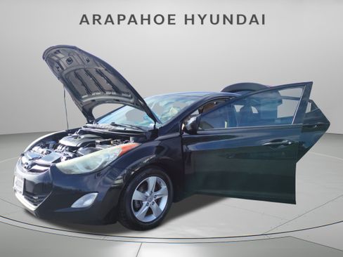 Used 2013 Hyundai Elantra GLS w/ Preferred Pkg image 3