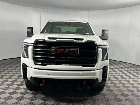 Used 2025 GMC Sierra 2500 AT4 image 7