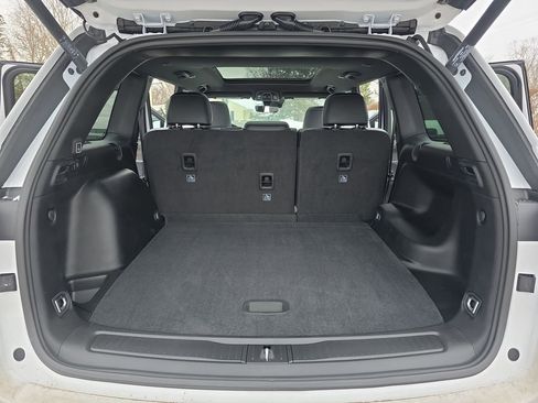 New 2025 Jeep Grand Cherokee Limited image 12