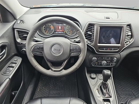 Used 2022 Jeep Cherokee Trailhawk w/ Comfort/Convenience Group image 17