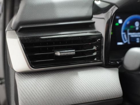 Used 2025 Toyota Camry SE FWD image 17