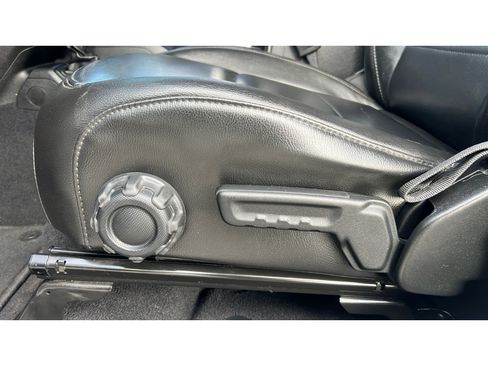 Used 2021 Jeep Wrangler Unlimited Sahara AWD/4WD image 11