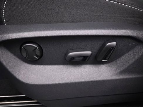 New 2026 Volkswagen Atlas SE image 32