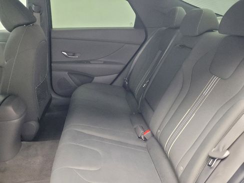 Used 2022 Hyundai Elantra SEL w/ Convenience + Premium Package image 18