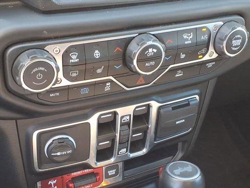 Used 2023 Jeep Wrangler Unlimited Rubicon 4xe w/ Cold Weather Group AWD/4WD image 30
