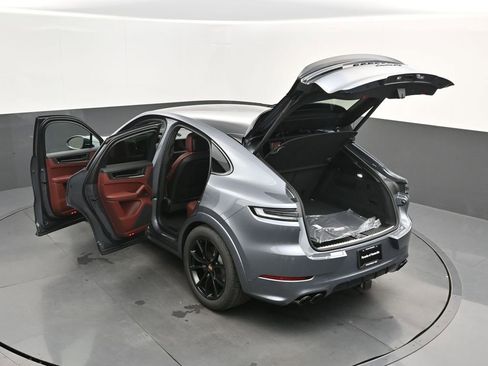 New 2026 Porsche Cayenne GTS image 44