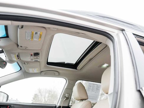 Used 2019 Subaru Outback 2.5i Limited w/ Popular Package #2 image 9