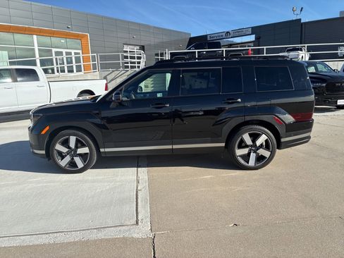 Used 2024 Hyundai Santa Fe Limited image 2
