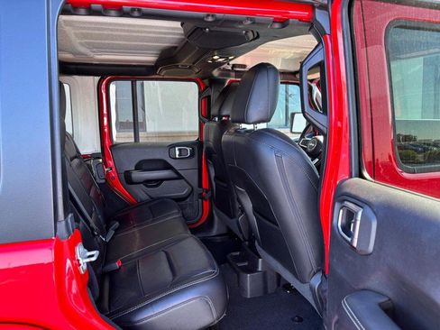 Used 2020 Jeep Wrangler Unlimited Sahara w/ Uconnect 4C Nav & Sound Group AWD/4WD image 11