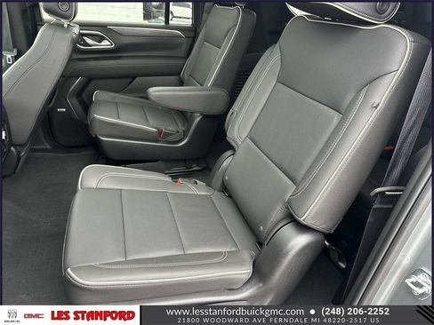 Used 2024 GMC Yukon XL SLT w/ SLT Premium Package image 13