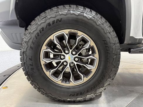 Used 2018 Chevrolet Colorado ZR2 image 48