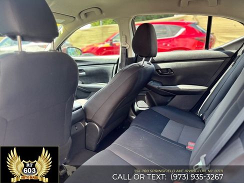 Used 2024 Nissan Sentra SV FWD image 8