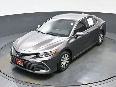 Used 2023 Toyota Camry LE image 36