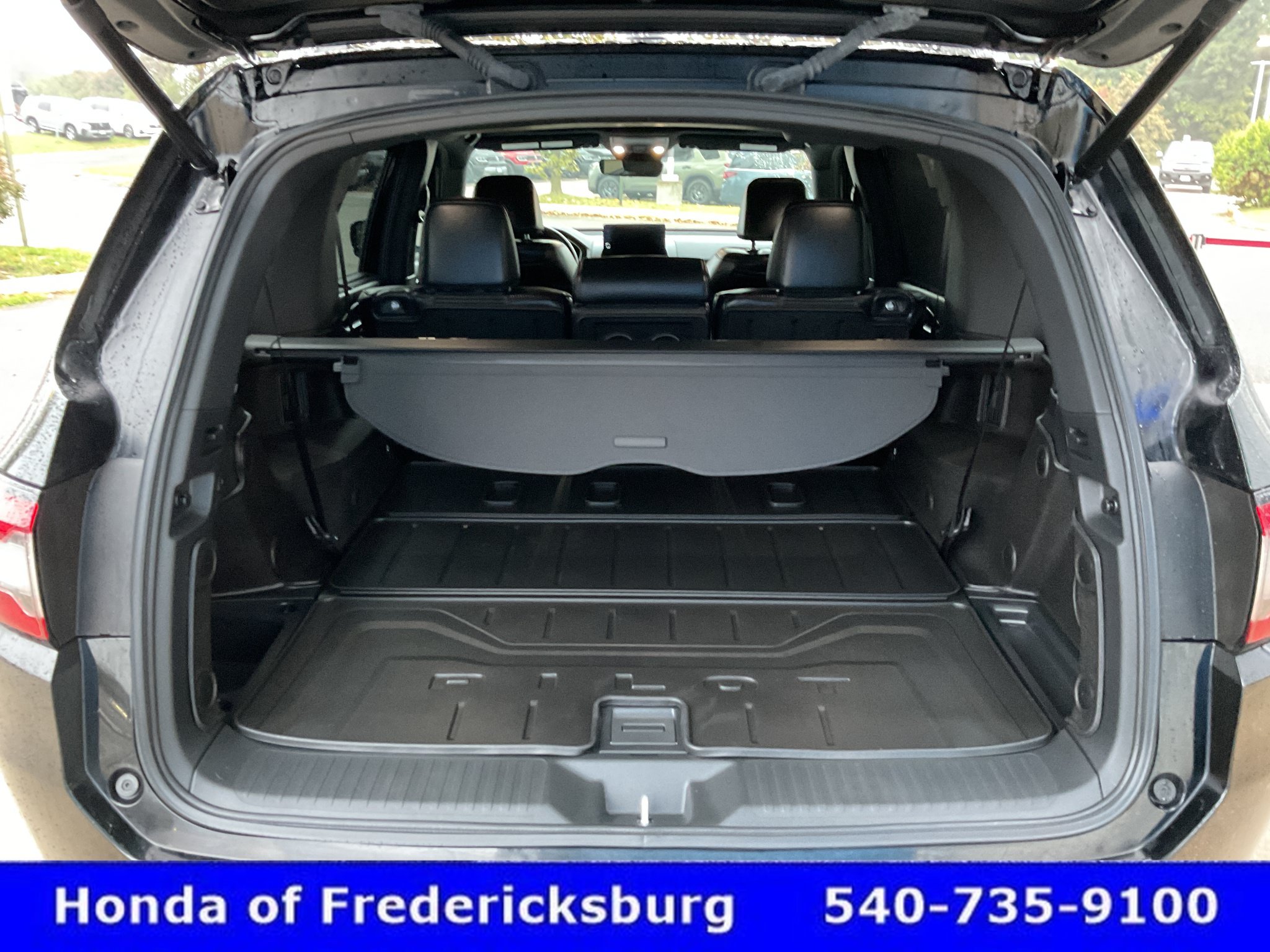 Certified 2025 Honda Pilot Black Edition image 23