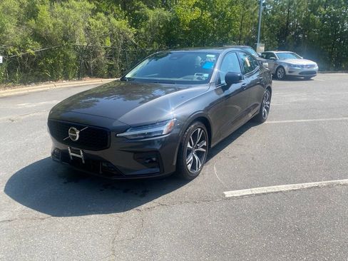 Used 2023 Volvo S60 B5 Plus AWD/4WD image 9