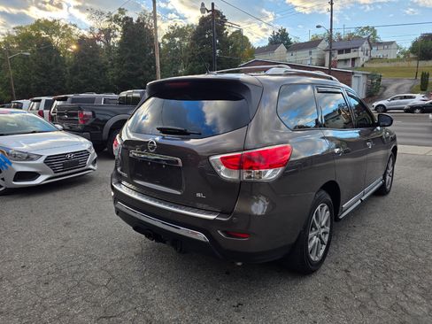 Used 2016 Nissan Pathfinder SL w/ SL Premium Package image 5