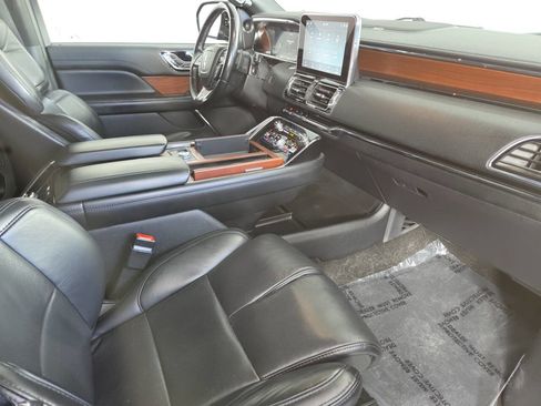Used 2021 Lincoln Navigator L Reserve AWD/4WD image 32