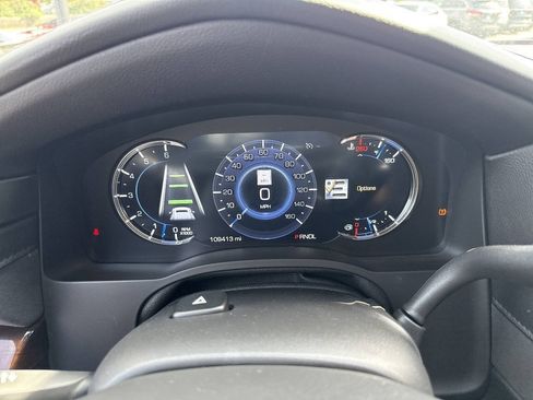 Used 2018 Cadillac Escalade Luxury AWD/4WD image 32