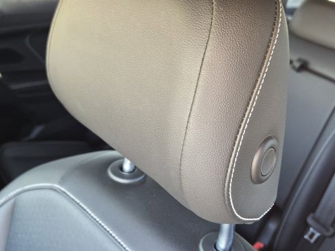 Used 2022 Volkswagen Tiguan SE image 15