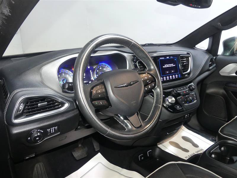 Used 2019 Chrysler Pacifica Limited w/ Advanced Safetytec Group FWD image 24