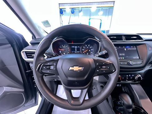 Used 2021 Chevrolet TrailBlazer LS FWD image 15