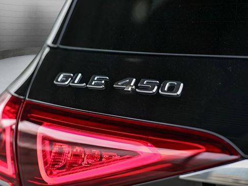 Used 2023 Mercedes-Benz GLE 450 4MATIC w/ AMG Line Exterior image 50