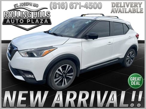 Used 2018 Nissan Kicks SR w/ Exterior Package FWD image 1