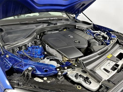 Used 2025 Mercedes-Benz GLC 300 4MATIC image 26