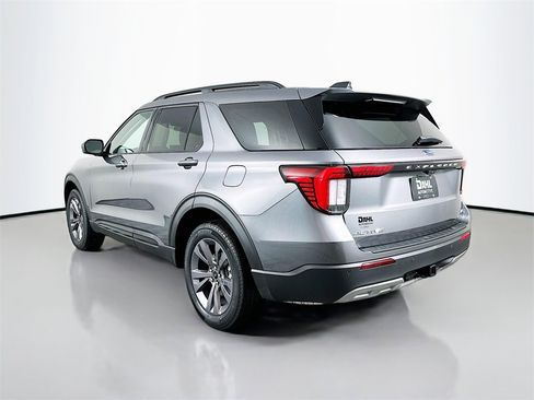New 2026 Ford Explorer Active w/ Active Comfort Package image 5