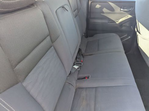 Certified 2022 Nissan Frontier SV image 19