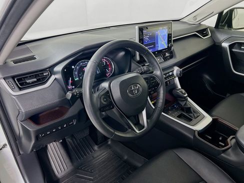 Used 2022 Toyota RAV4 Limited FWD image 9