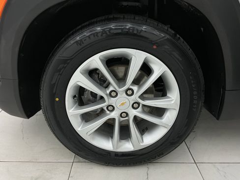 Used 2024 Chevrolet TrailBlazer LS FWD image 43