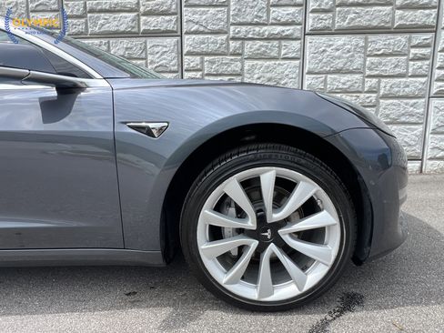 Used 2018 Tesla Model 3 Mid Range RWD image 11