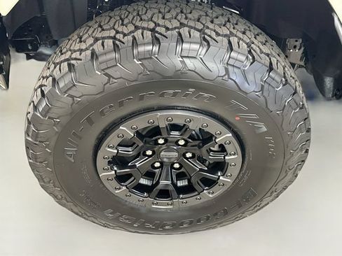 New 2026 Ford Bronco Raptor w/ Interior Carbon Fiber Pack AWD/4WD image 32