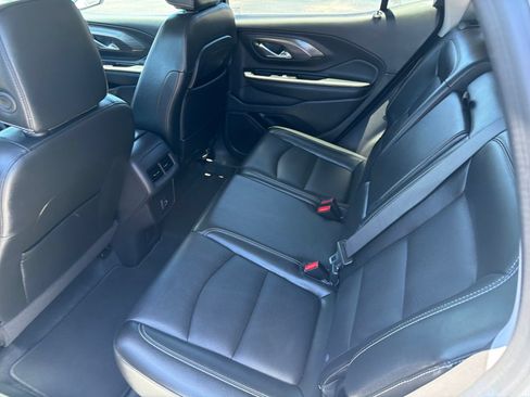 Used 2024 GMC Terrain SLT FWD image 26
