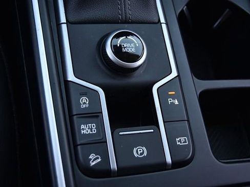 Used 2024 Kia Sorento S image 17