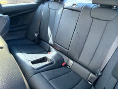 Used 2024 BMW 230i Coupe w/ M Sport Package image 7