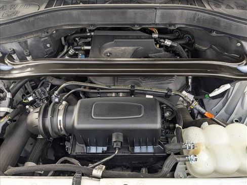 Used 2020 Ford Explorer Limited image 25