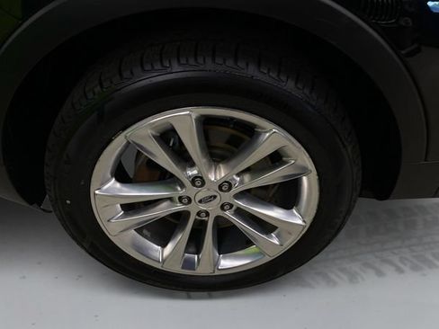 Used 2019 Ford Explorer XLT w/ Equipment Group 202A AWD/4WD image 19