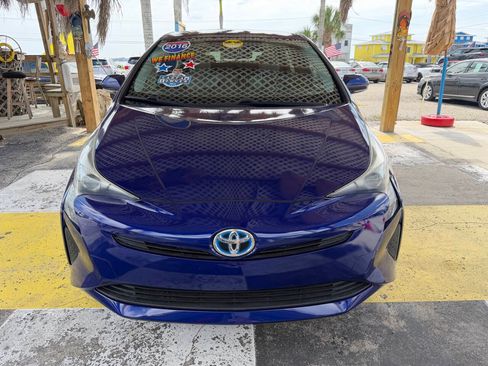 Used 2016 Toyota Prius Two FWD image 2