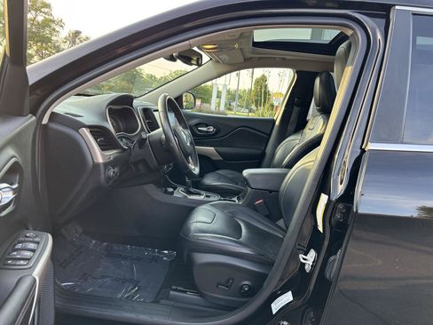 Used 2017 Jeep Cherokee Limited AWD/4WD image 15