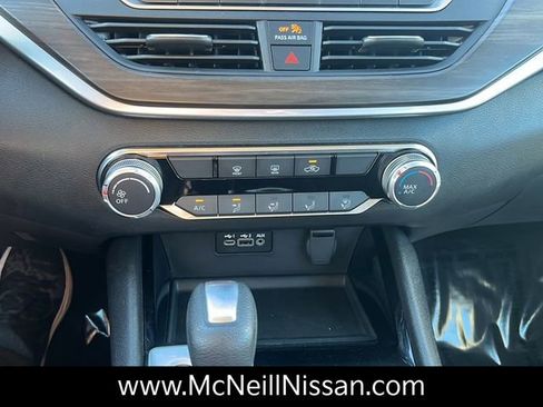 Used 2024 Nissan Altima 2.5 SV image 20