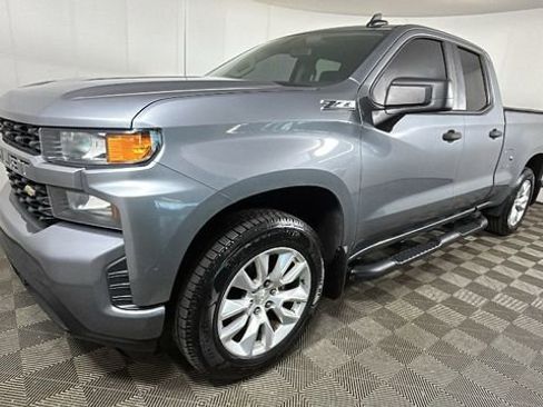 Used 2019 Chevrolet Silverado 1500 Custom w/ Custom Value Package AWD/4WD image 7