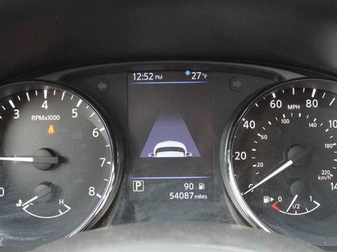 Used 2018 Nissan Rogue SL image 16