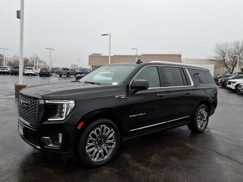 Used 2024 GMC Yukon XL Denali Ultimate AWD/4WD image 13