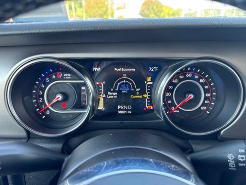 Used 2021 Jeep Wrangler Unlimited Rubicon AWD/4WD image 11