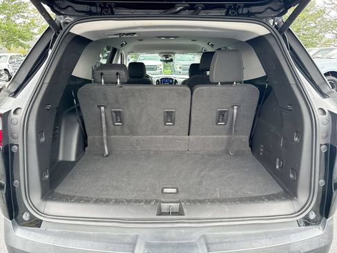 Used 2020 Chevrolet Traverse LT FWD image 24