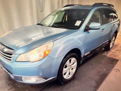 Used 2011 Subaru Outback 2.5i Premium image 1