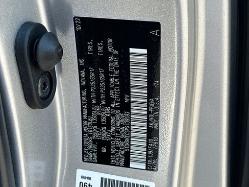 Used 2023 Toyota Sienna LE FWD image 32