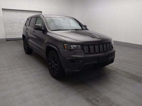 Used 2019 Jeep Grand Cherokee Altitude AWD/4WD image 13